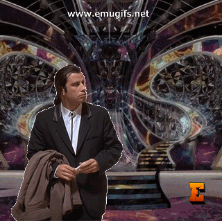 John Travolta Confuso sul Palco dell Ariston al Festival di Sanremo GIF Divertente da Usare come Reaction e MEME sui Social e Gruppi di Amici